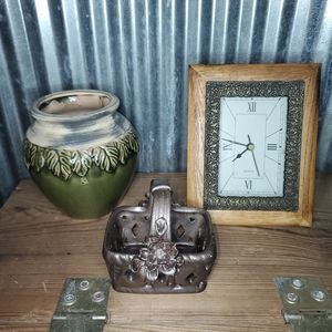 Vintage Hosely Jardiniere pottery Group.